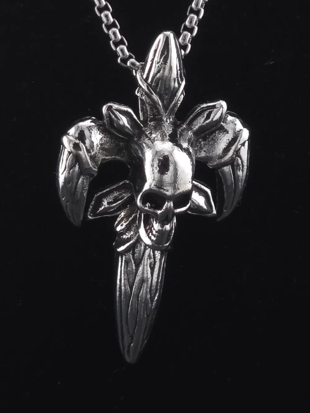 Skullet Gothic Pendant Necklace - Unisex Jewelry
